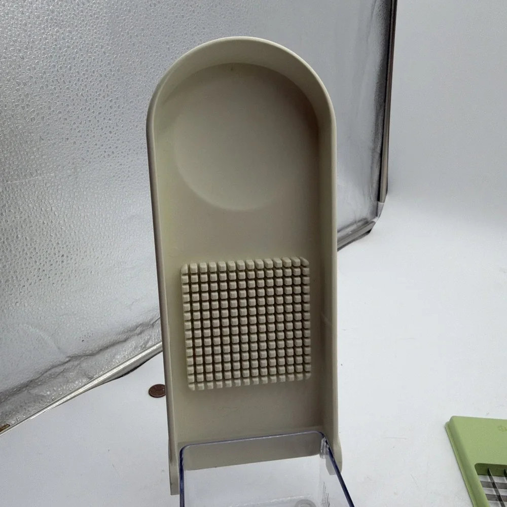 Vidalia Chop Wizard Vegetable Fruit Chopper Dicer 2 Cup Base Stainless Blades